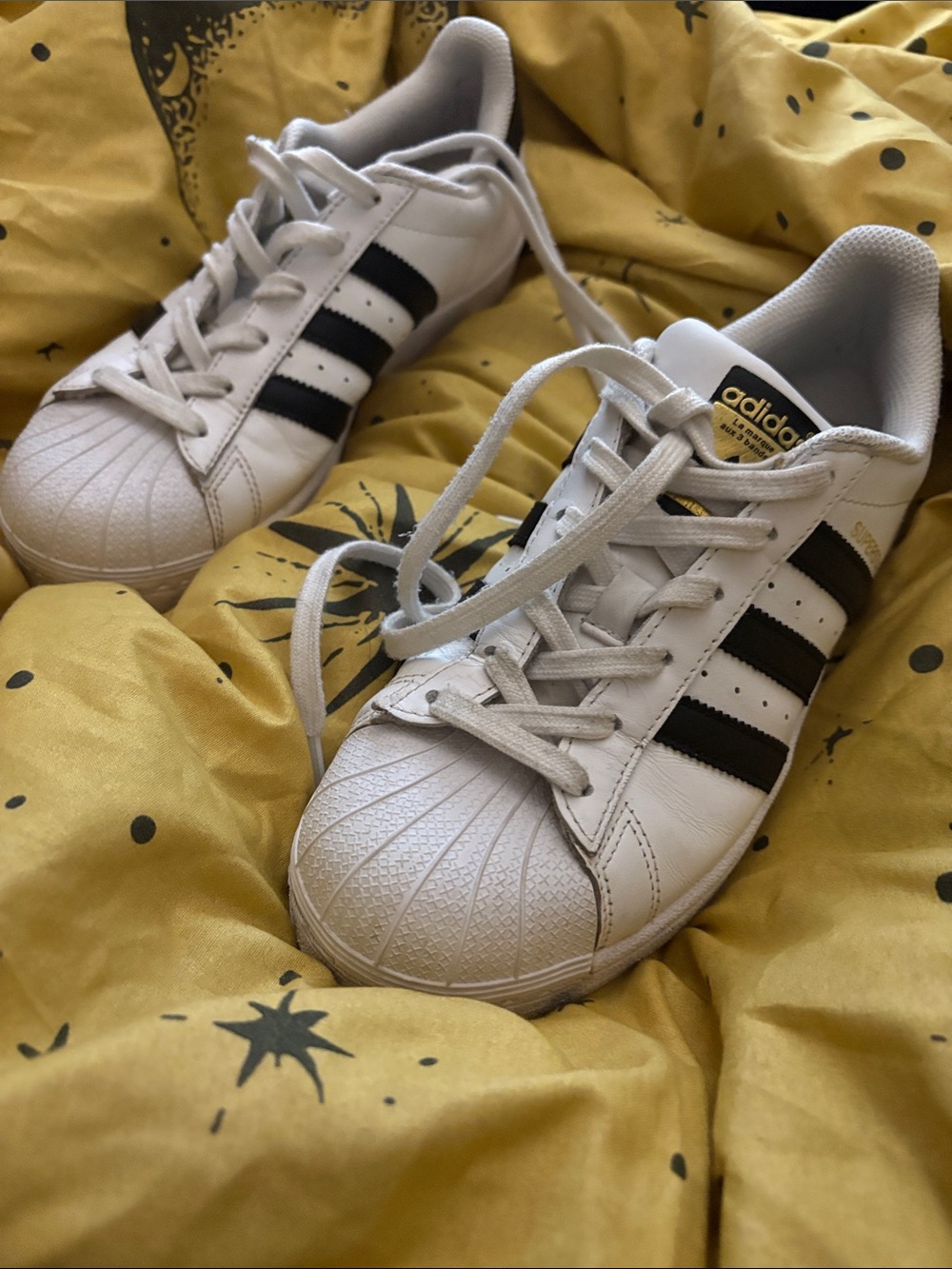 Adidas Women’s Size 7.5 shell toe Sneakers